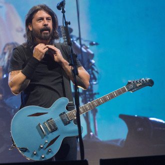 Крис Шифлетт шутит, что Foo Fighters нуждались в более мягком стиле, чтобы играть еще 25 лет