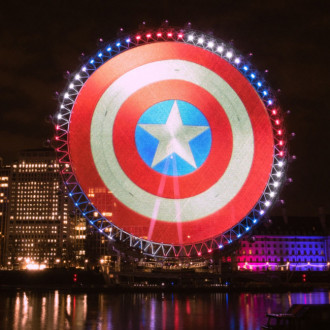 Щит Капитана Америки появляется на лондонском глазу